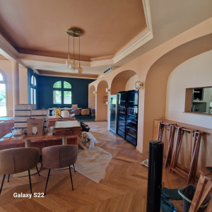 Photo de galerie - Toute rénovation d'un restaurant peinture arches en plâtrerie sol et mur 