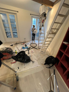 Photo de galerie - Il ou elle intervient pour effectuer l'entretien courant de la maison : laver la vaisselle, les vitres, les sols, les sanitaires, la cuisine, dépoussiérer, repasser ou encore ranger les vêtements…