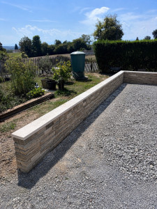 Photo de galerie - Revêtement pierre de parement sur muret aggloméré