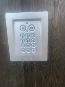Photo de galerie - Clavier à code télécommande porte de garage 