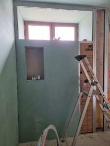 Photo de galerie - Isolation, plaquage et niche pour future salle de bain