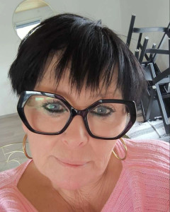 Photo de galerie - Bonjour je suis assistante de vie à domicile je recherche personne à m'occuper que ça soit  journées  où nuit j'ai travaillé en hôpitaux en EHPAD et à domicile pour Alzheimer paraplégique et aide au quotidien