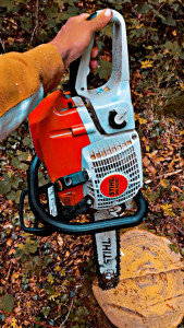 Photo de galerie - Je suis à votre disposition pour toute vos taille de haie ,tonte de pelouse , débroussaillage ,élagage abattage ! 