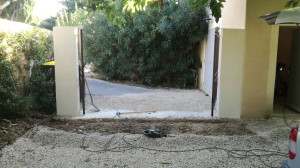 Photo de galerie - Automatisation portail double battants avec bras articulés 