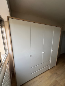 Photo de galerie - Montage armoire en kit