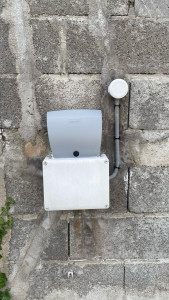 Photo de galerie - Installation du boîtier électronique « SOMFY »