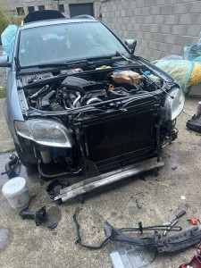 Photo de galerie - Réparation de voiture, accidentée la phase avant est radiateur