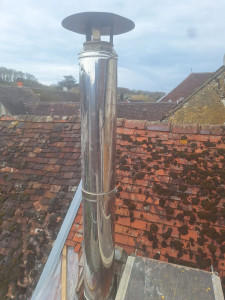 Photo de galerie - Démoussage et pose  d un conduit poujoulat