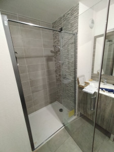 Photo de galerie - Pose de porte de douche 