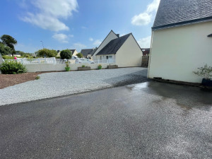 Photo de galerie - Décapage d’une vielle pelouse et pose d’un gravillons pour un futur aménagements paysagers 