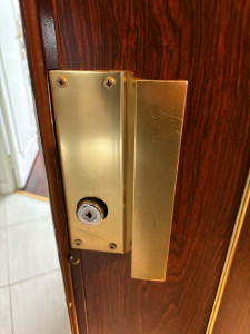 Photo de galerie - Ouverture de porte claquée de haute sécurité 