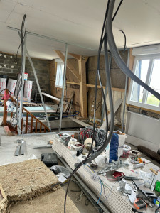Photo de galerie - Passage des câble pour lumière prise interrupteur ainsi que isolation des comble pour par la suite pose de placo 