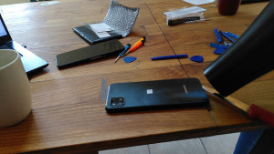 Photo de galerie - Changement d'un écran de téléphone portable