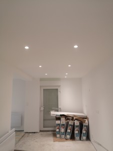 Photo de galerie - Rénovation totale d une maison avec électricité et coffret de communication en très basse consommation électrique
Isolation des murs et plafond
Pose de placo plâtre sur structure métallique
Enduits et peinture