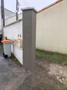 Photo de galerie - Réalisation d'un pilier d'entrée
