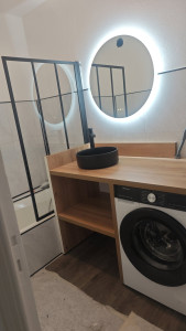 Photo de galerie - Installation paroi de douche, mitigeur de baignoire, vasque et robinetterie, miroir