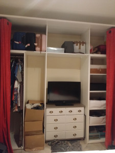 Photo de galerie - Création d' un dressing sur mesure.