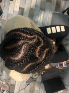 Photo de galerie - Tresse collée homme avec design