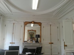 Photo de galerie - Peinture murale et plafonds et boiseries maison appartement haussmannien Paris