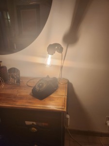 Photo de galerie - Téléphone transformé en lampe 
