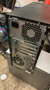 Photo de galerie - Montage ordinateur sur mesure 