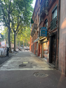 Photo de galerie - Ramener une personne au Consulat Algérien de Toulouse