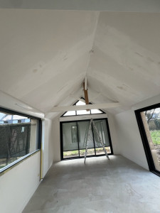 Photo de galerie - Réalisation d’enduit et de peinture au pistolet  pour une extension 