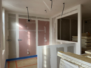 Photo de galerie - Rénovation complète du sol au plafond (démolition, isolation, BA13, enduit et chauffage au sol).