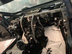 Photo de galerie - Remplacement du tableau de bord et des airbag à frontaux suite a un choc sur une Ford Fiesta