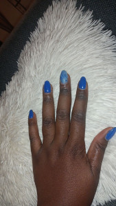 Photo de galerie - Pose gel bleu élegant