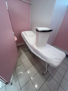 Photo de galerie - Cabine remise au propre, désinfection et nettoyage complet. 