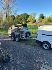 Photo de galerie - Aide à débarrasser les encombrants, végétaux etc 