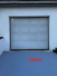 Photo de galerie - AVANT
 Changement complet d'une porte de garage 