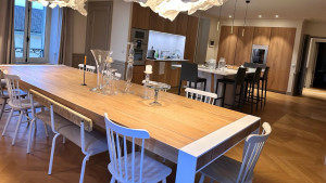 Photo de galerie - Redonner éclat et pureté à des espaces d’exception, dans le respect des matières nobles et du lieu niché entre vigne et campagne.