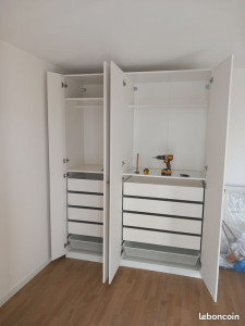 Photo de galerie - Je propose un service de montage de meubles, idéal pour ceux qui souhaitent installer leur armoire ou meuble sans se prendre la tête avec les vis.
N'hésitez pas à 