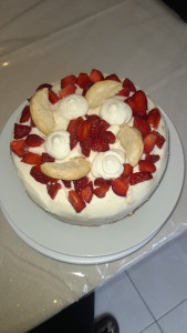 Photo de galerie - Fraisier à la crème diplomate et meringue