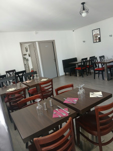 Photo de galerie - Ménage chez un hôtelier-restaurateur 