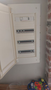 Photo de galerie - Remise aux normes tableau électrique en triphase  maison de 350 m2 avec annexe et piscine 