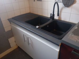 Photo de galerie - Installation d'évier meuble sous évier robinetterie 