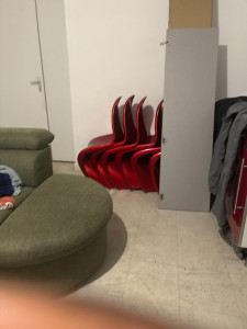 Photo de galerie - Canapé chaise meuble.  