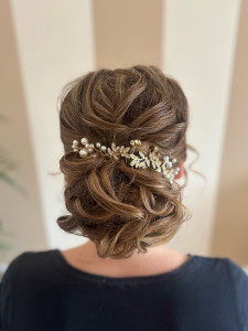 Photo de galerie - Chignon coiffure événementiel 