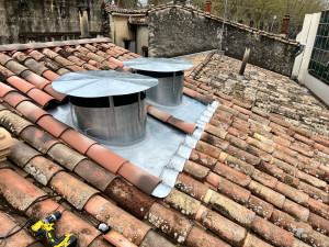 Photo de galerie - Création de ventilation sortie de toit avec habillage zinc 