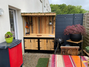Photo de galerie - Création d’un meuble d’extérieur, en bois de palette de récupération