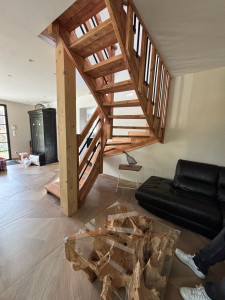 Photo de galerie - Suite de l’escalier