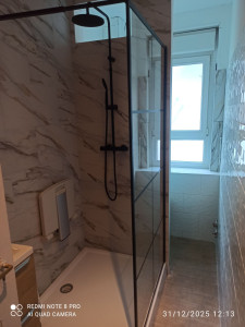 Photo de galerie - Bonjour dépannage multifonctions peinture plaquiste plombier chauffagiste carreleur montage meuble pose fenêtre et porte 