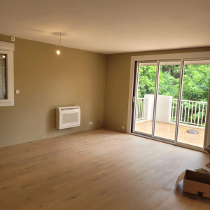 Photo de galerie - Finition d'une peinture d'un salon sur Avignon 