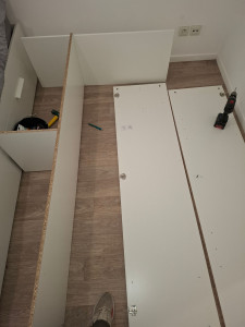 Photo de galerie - Montage armoire 3 portes Brimnes de chez ikea 1.