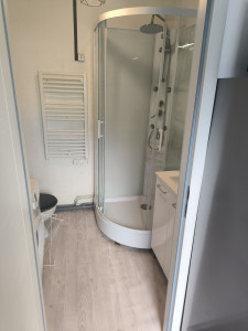 Photo de galerie - Montage de douche et sol