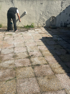 Photo de galerie - Nettoyage des dalles