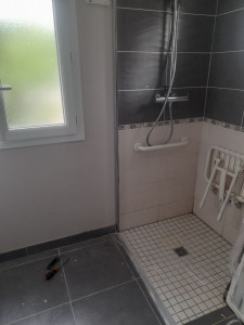 Photo de galerie - Pose parois  de douche avant